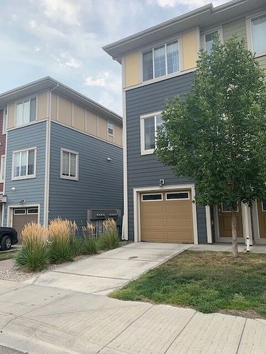 Photo of 3 Bedroom 2.5 Bathroom Townhouse Property Image