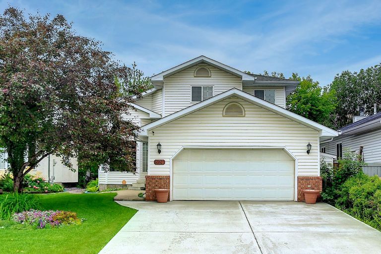 Photo of ***NEW*** 4 bdrm+den, 3.5 bath, located in Riverbend, f-fin basement Property Image