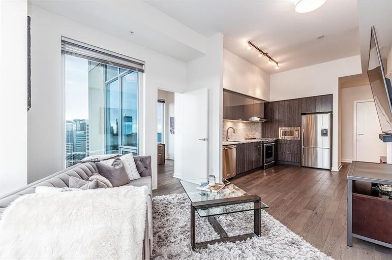 Photo of Views, Views, Views! Luxury 2 Bedroom Penthouse Downtown! Property Image