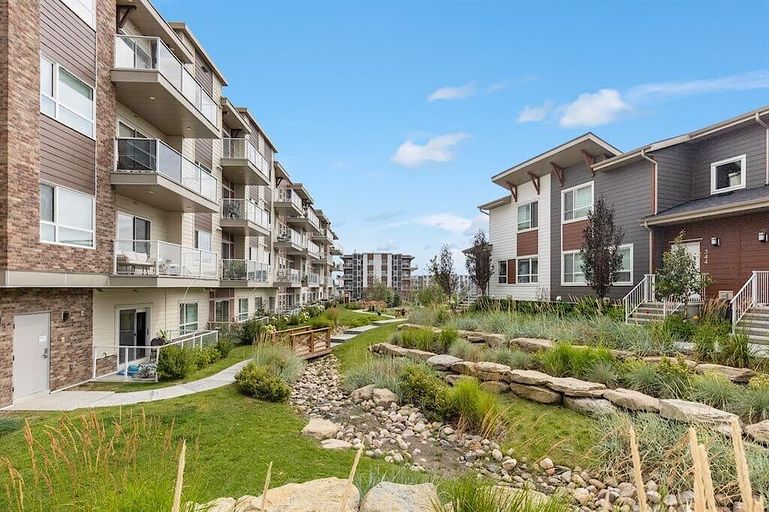 Photo of Dec 1, 2023 AVAILABLE - 2 Beds 1 Bath Unfurnished Condo Near Airport Property Image