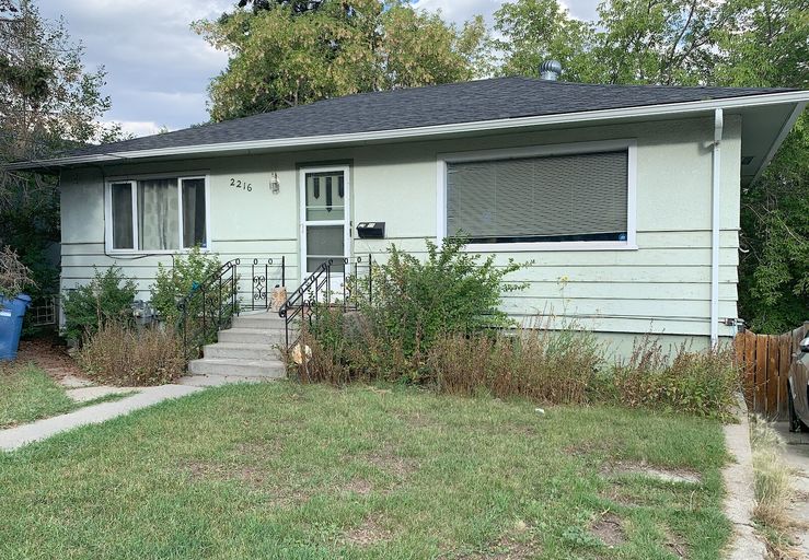 Photo of Inner city bungalow with fenced back yard Property Image