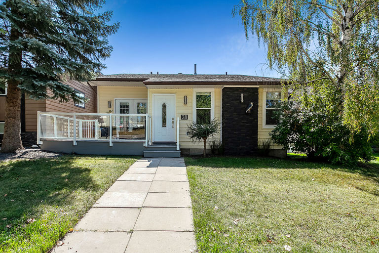 Photo of Fully Renovated 2500 sq ft home across from park/green space Property Image