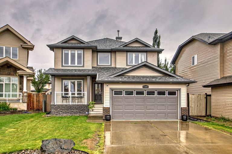 Photo of GORGEOUS EXECUTIVE 2 STOREY! Property Image