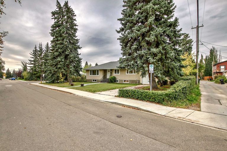 Photo of Unique 4 Bed Basement near UofA Property Image
