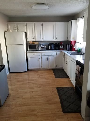 Photo of Cozy 3 bedroom family home with garage and fenced yard Property Image