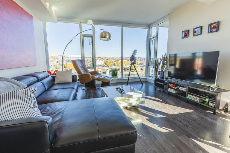 Photo of Luxury Condo with Downtown & Riverview Property Image