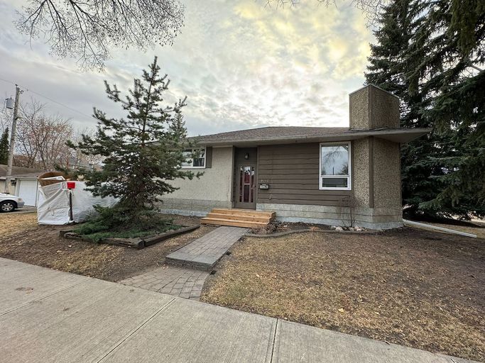 Photo of 3 bedroom + 2 bath - Whole House for rent in Parkview! Property Image