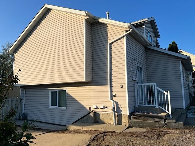 Photo of Cozy 3 Bed & 1.5 Baths & Garage attached Property Image