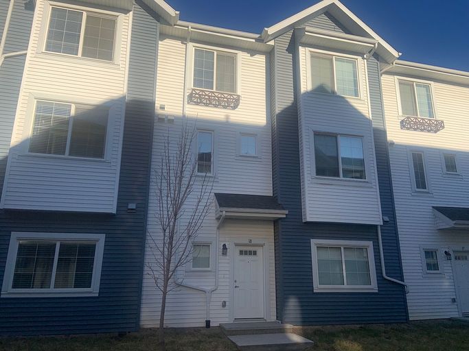 Photo of Cozy 2 Beds & 2.5 Baths Townhome Available Property Image