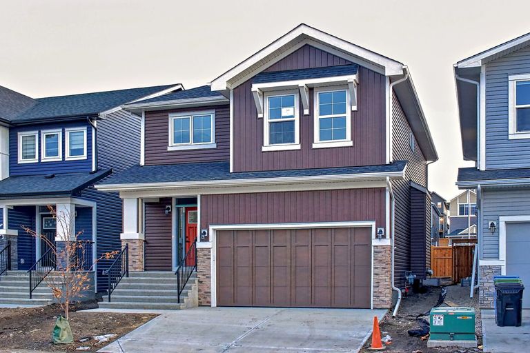 Photo of Newly built 3 Bedrooms, bonus room, double attached garage, and a 2.5 bathrooms Property Image