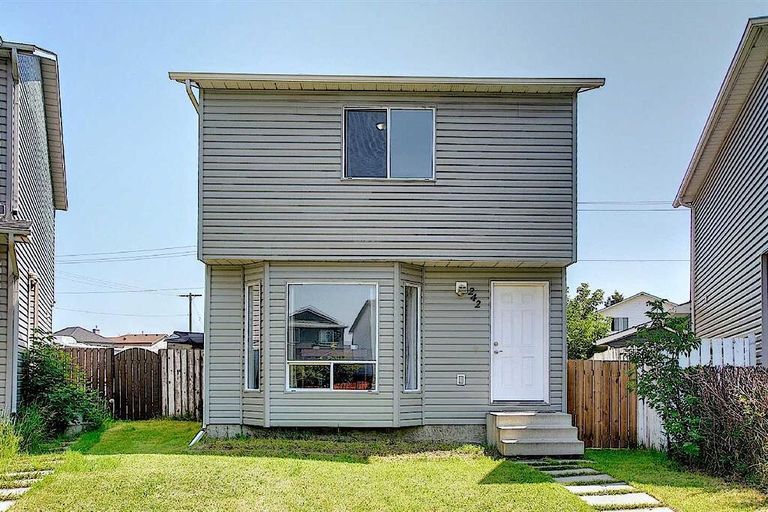 Photo of 3 Bed + 2 Bath Property Image
