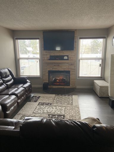 Photo of Cozy 4 Bedroom Townhouse Property Image