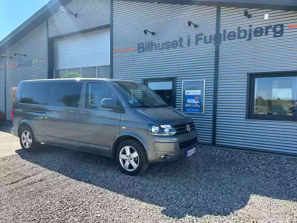 VW MultiVan 8pax