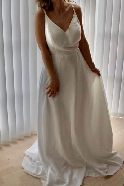Kayla Dresses - Hvid, enkel kjole med spaghettistropper