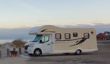 Rikke Dimess Renault Ahorn Autocamper