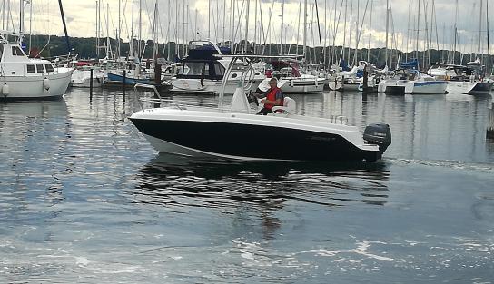 Atomix 600 CC M/Yamaha F70