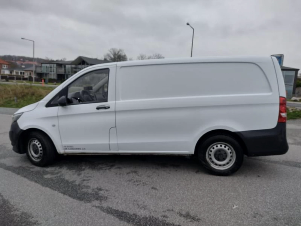 Mercedes Benz Vito 111 Cdi Lang model – lej i København