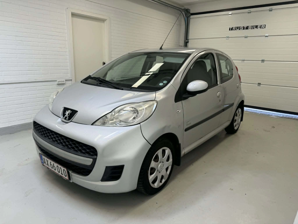 Peugeot 107 (eller lign.)