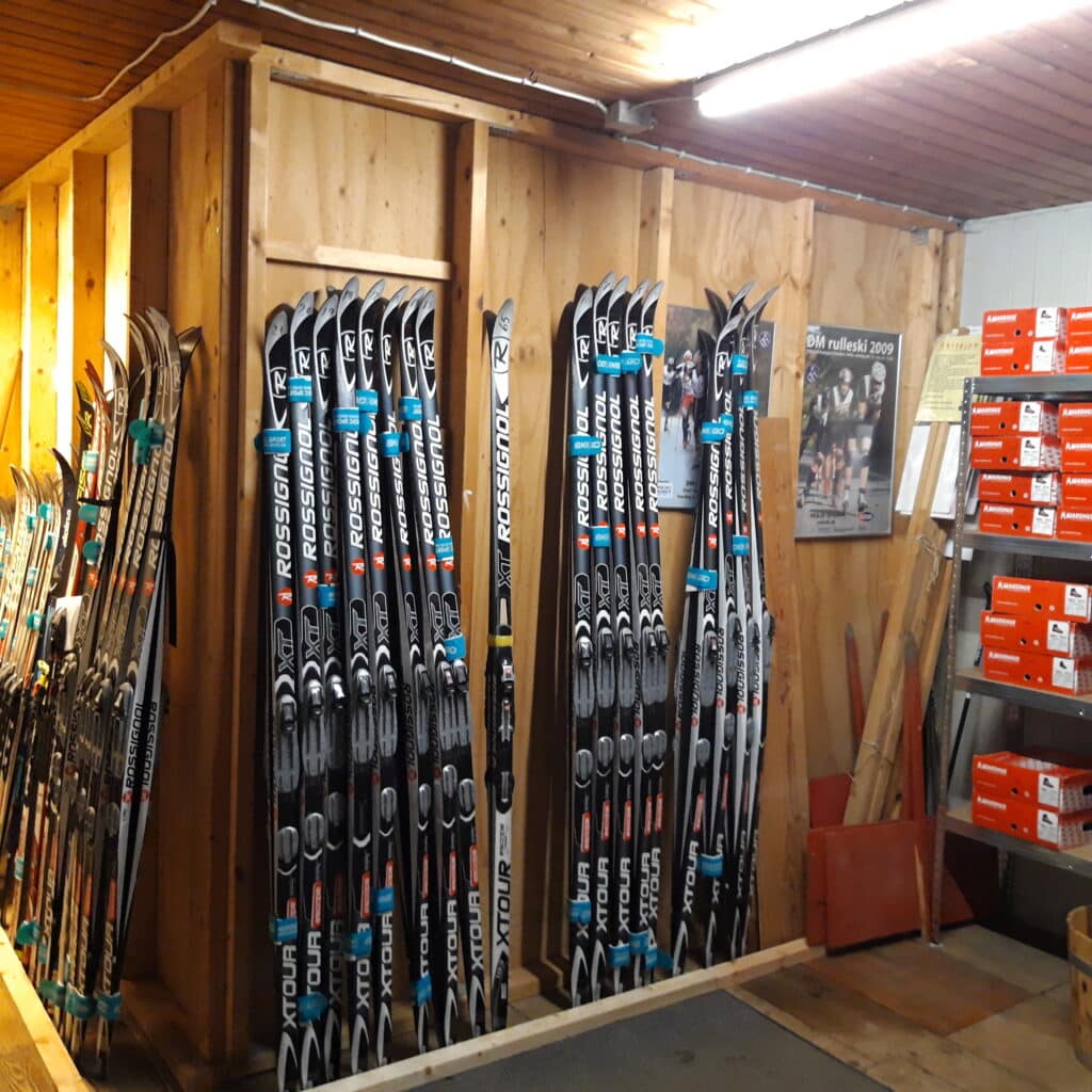 Langrendssæt – smørefri ski, stave og støvler