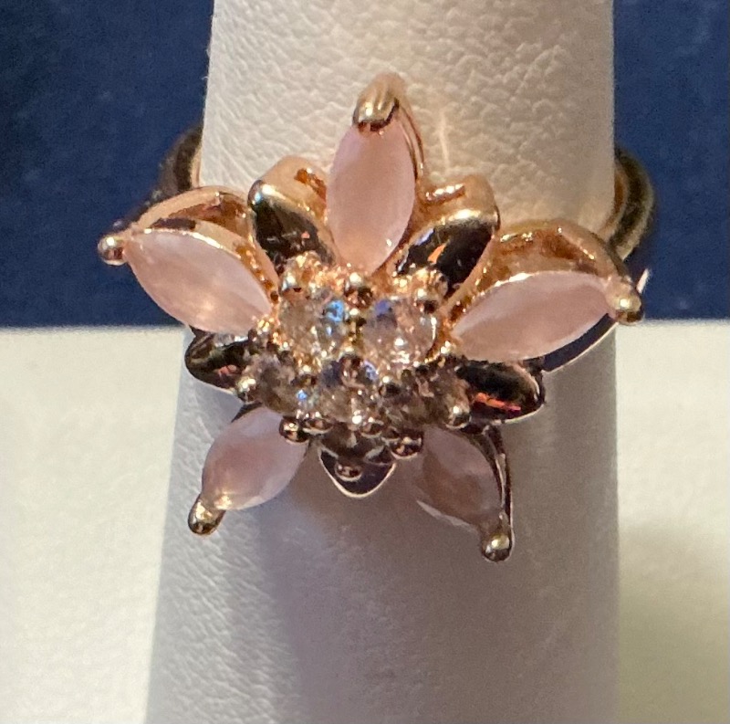 Flower-Shaped Ring with Clear and Pink Gemstones in Gold Color Band 5-3/4 NEW