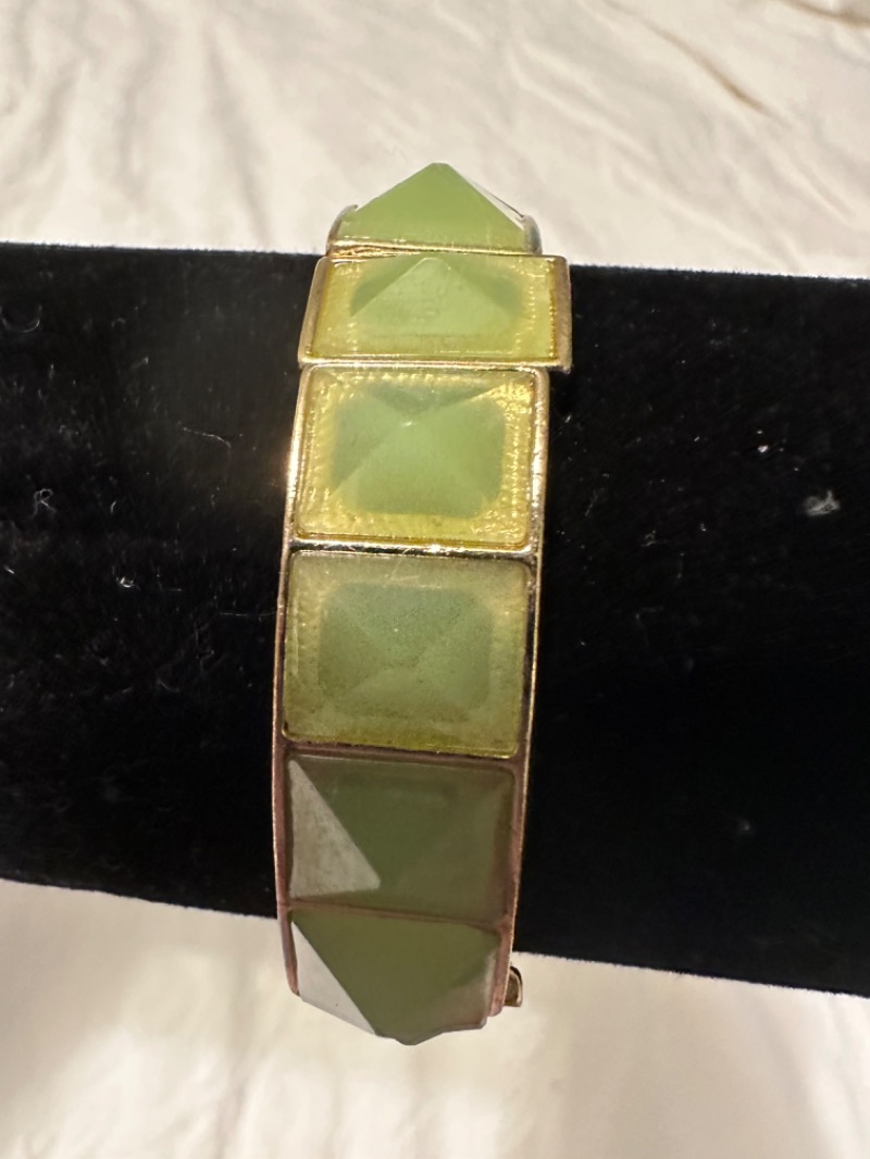 NWT Green Faceted Stone Bracelet in Gold-Tone Frames