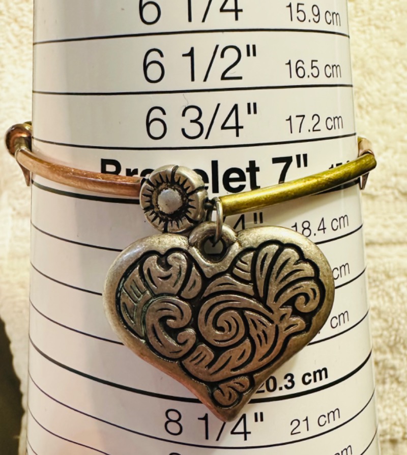 Vintage-Style Metallic Charm Bracelet with Heart Pendant - 7 Inches
