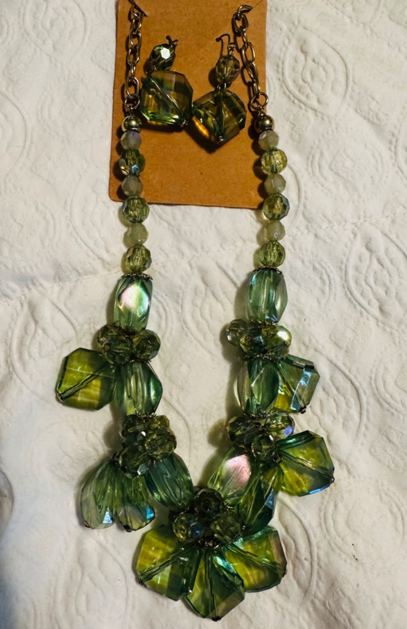 New Green-Toned Chunky Necklace and Earrings Set