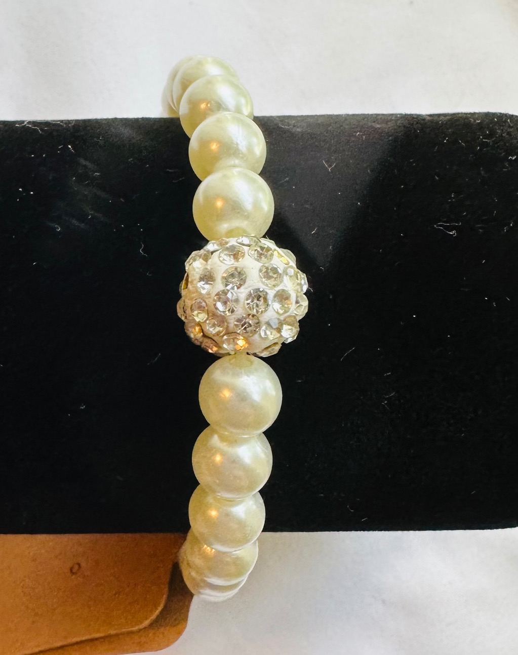 Pearl Bracelet with Rhinestone-Embedded Bead NEW