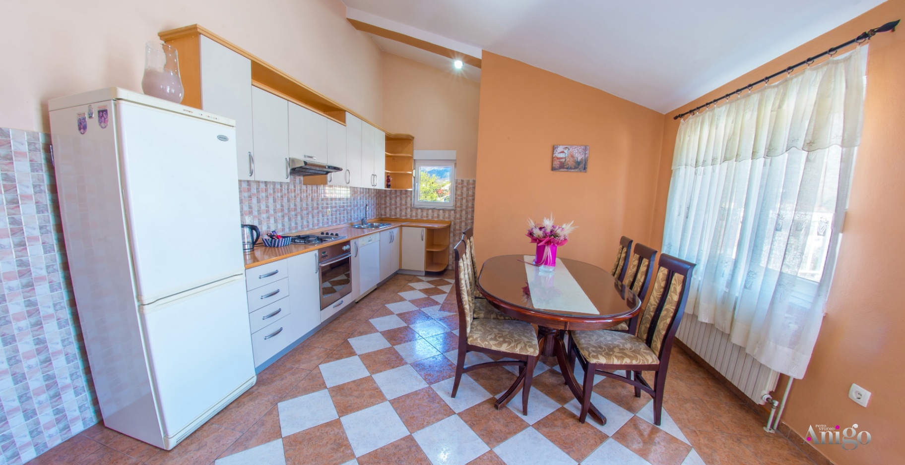 Spacious apartment overlooking Mostar