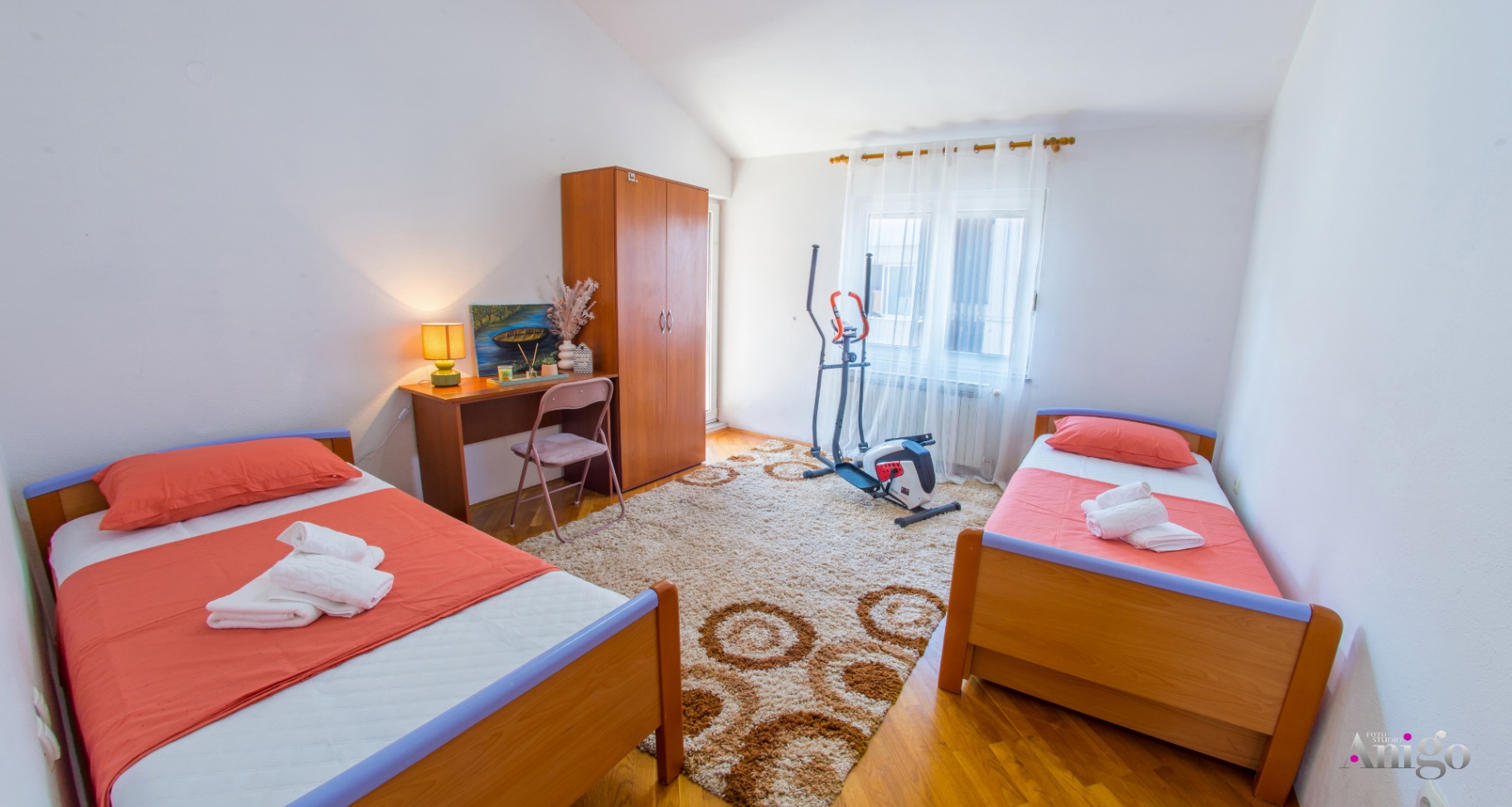 Spacious apartment overlooking Mostar