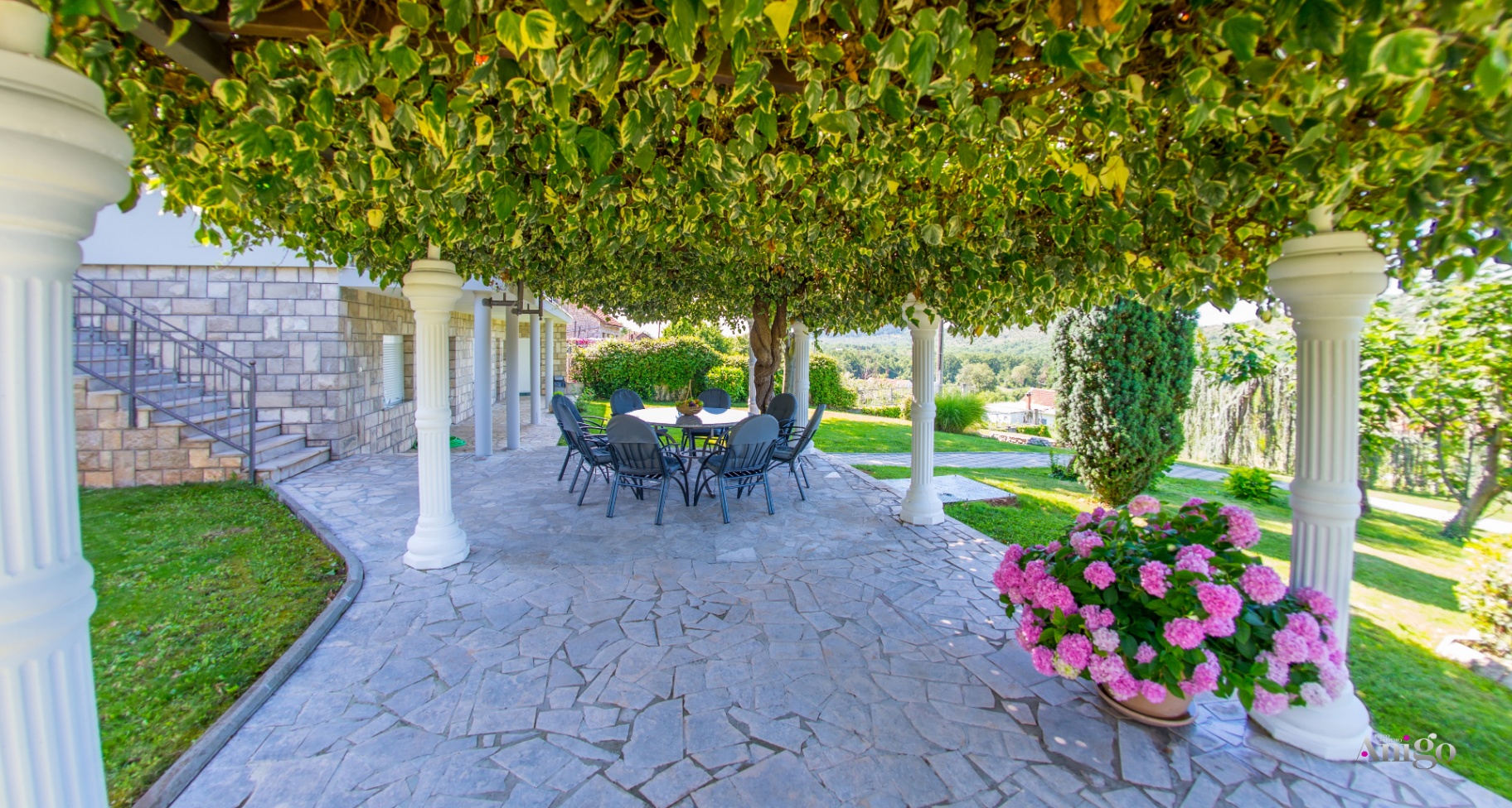 Villa Ellie