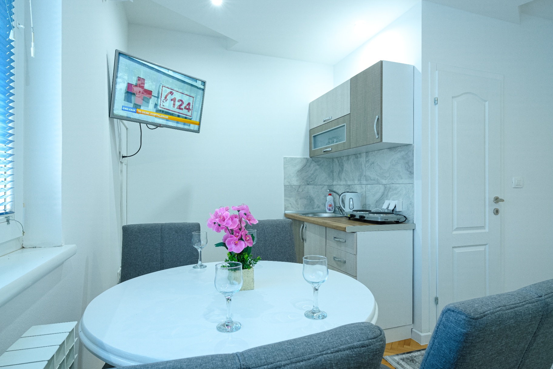 Evergreen Apartments - Apartment 1