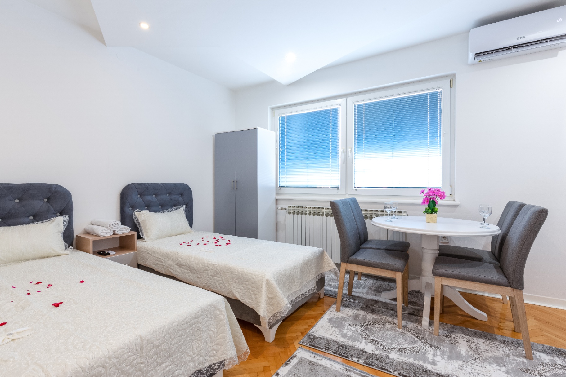 Evergreen Apartments - Apartment 1