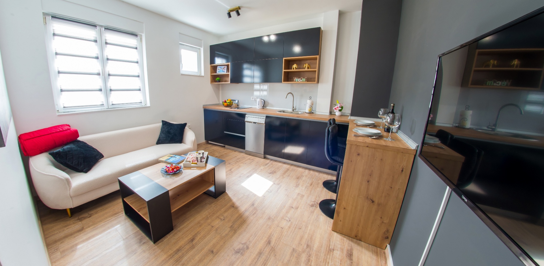 Apollo Apartment