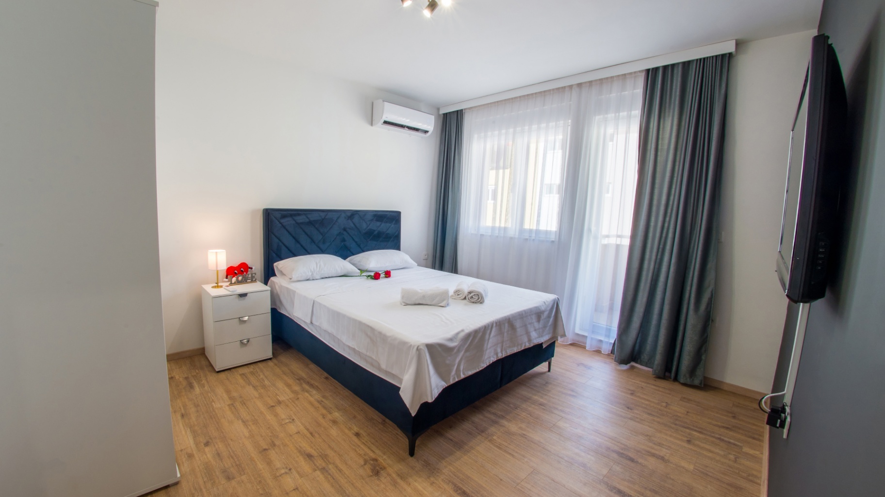 Apollo Apartment