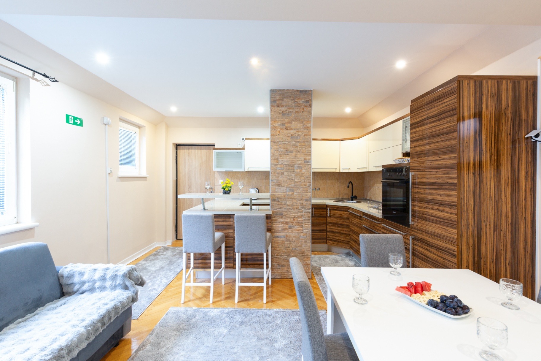 Evergreen Apartments - Apartment 2