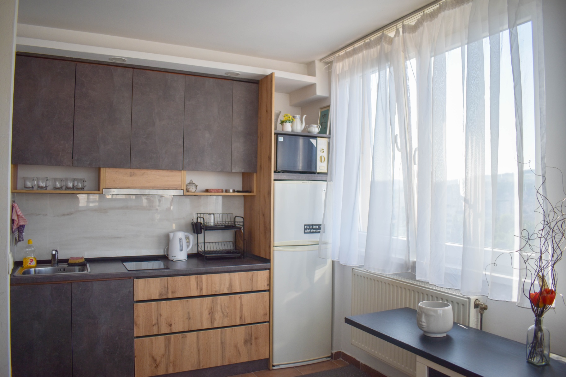 G2 - Swing and Mirror Apartments