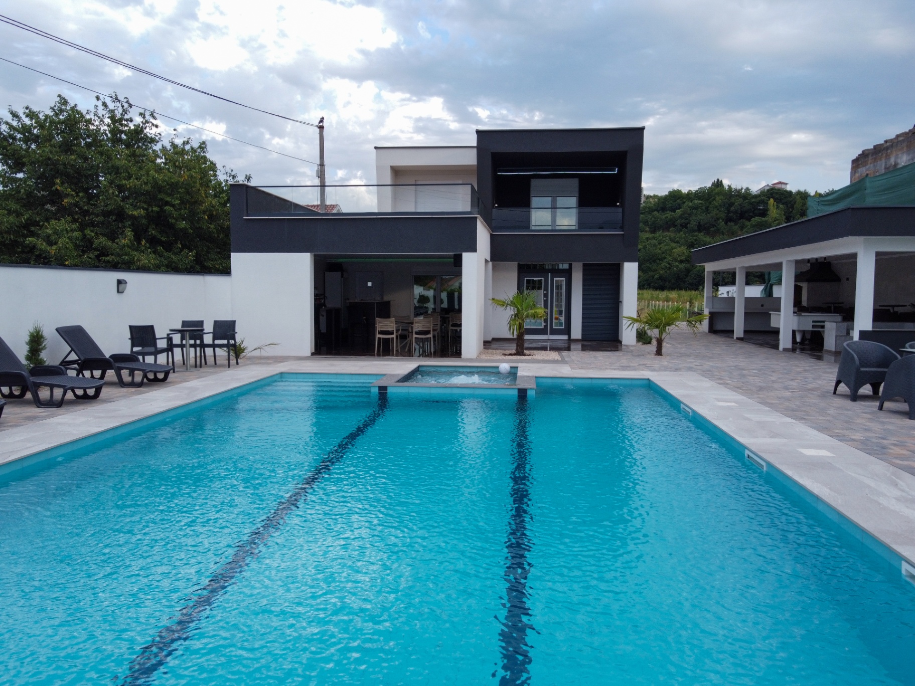 Villa XY