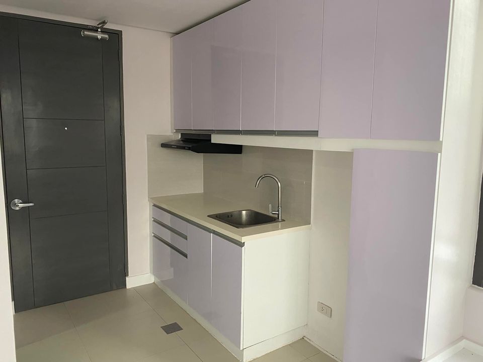 For Rent Studio Unit in Base Line Premier