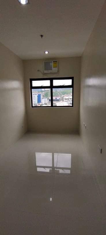 For Rent 1 Bedroom in The MIDPOINT Residences