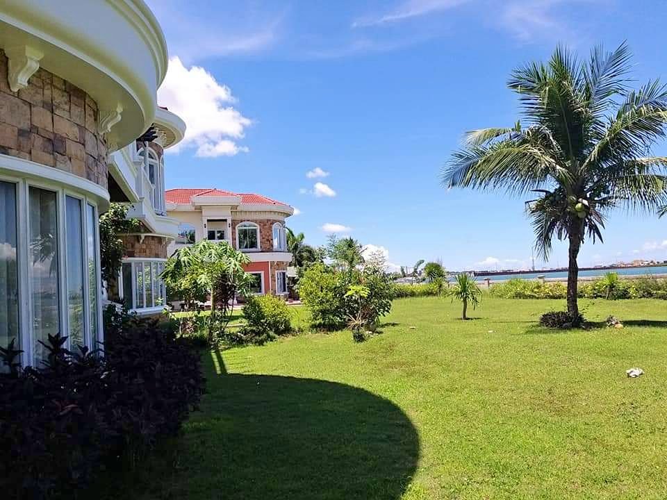 For Sale 5 Bedrooms in Fonte di Versailles Minglanilla Cebu