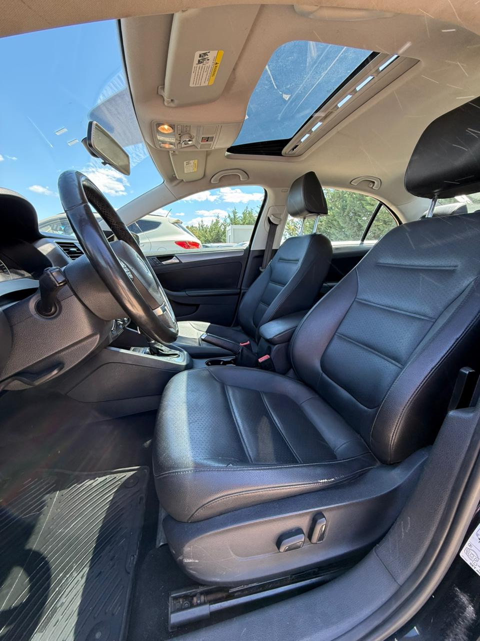 Volkswagen Jetta 2014 — photo 3