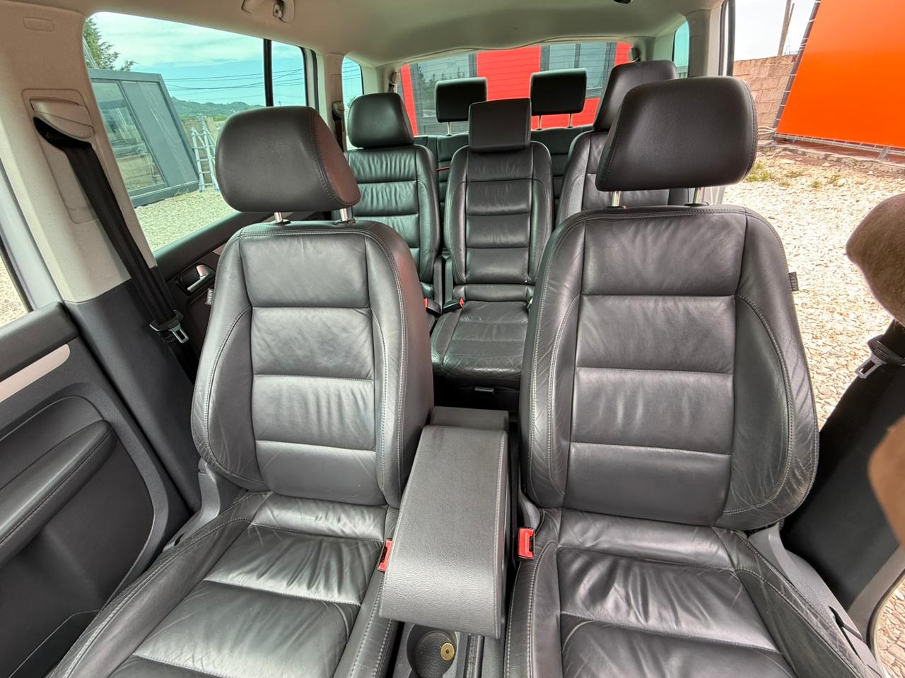 Volkswagen Touran 2009 — photo 2