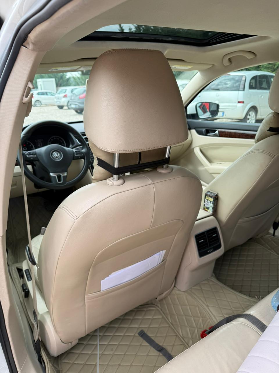 Volkswagen Passat 2012 — photo 2