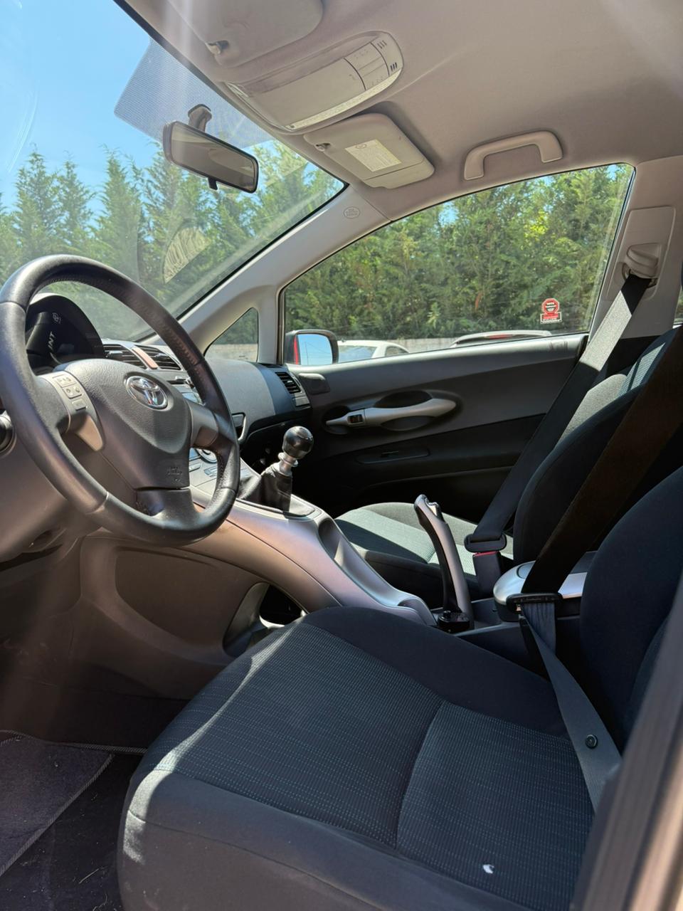 Toyota Auris 2010 — photo 4