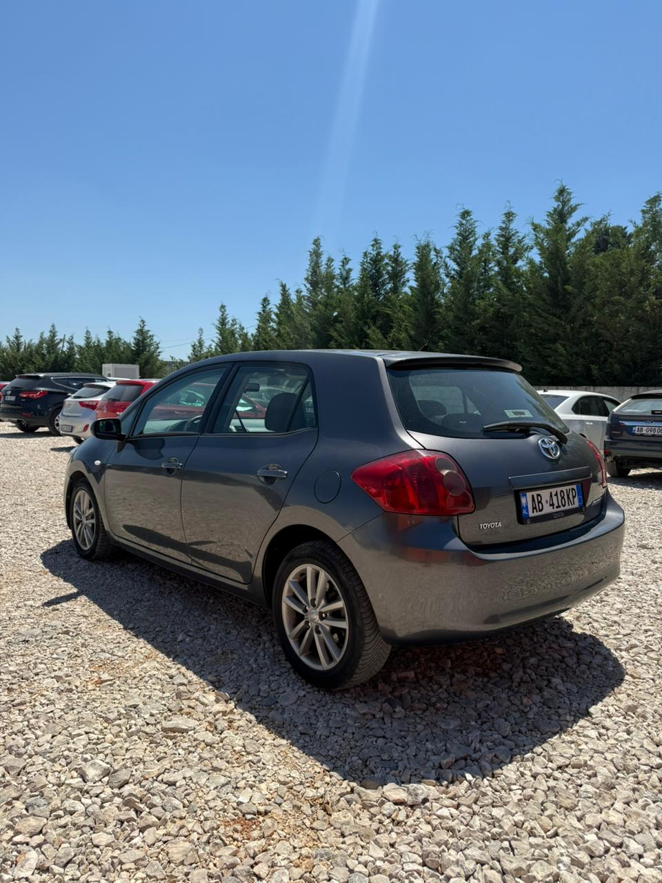 Toyota Auris 2010 — photo 2