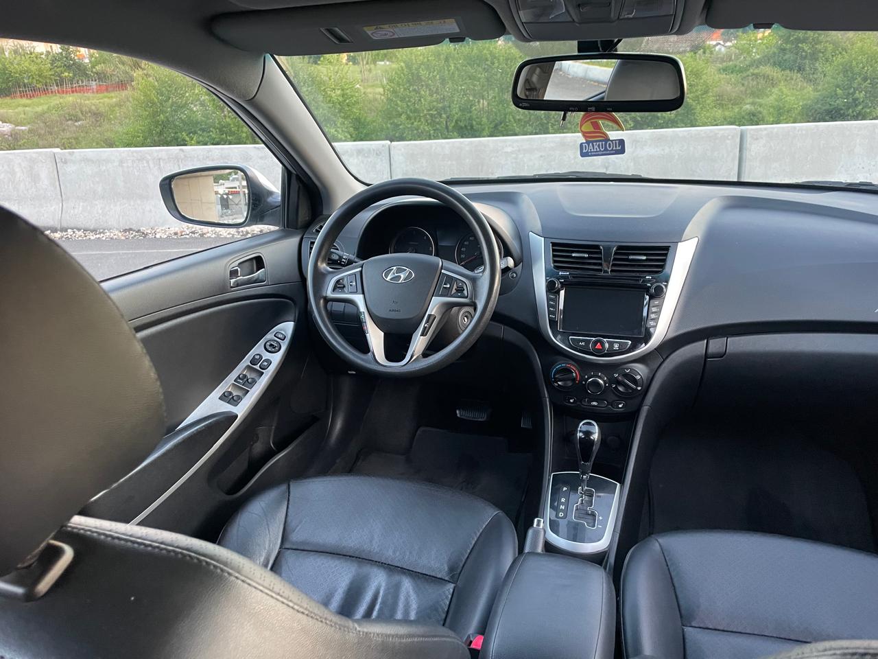 Hyundai Accent 2013 — photo 2
