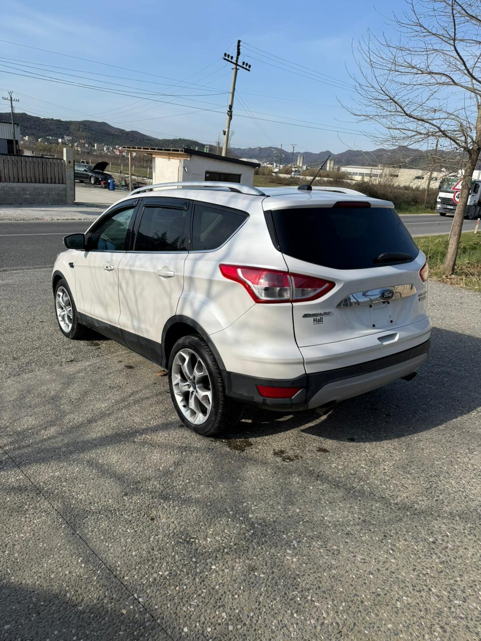 Ford Escape 2017 — photo 2