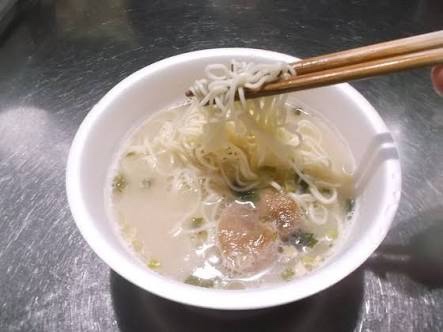 日清食品 日清麺職人 とんこつ 81g