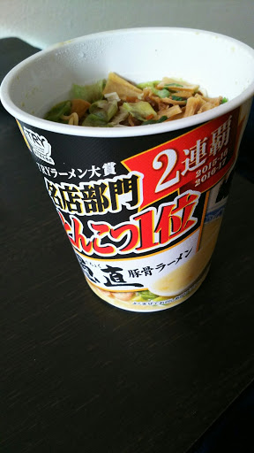 東洋水産 Ｃ縦型ビッグ愚直豚骨ラーメン